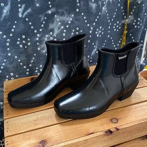 Bogs “Valerie” - Size 7 Women’s Black Ankle Height Rain Boots Waterproof